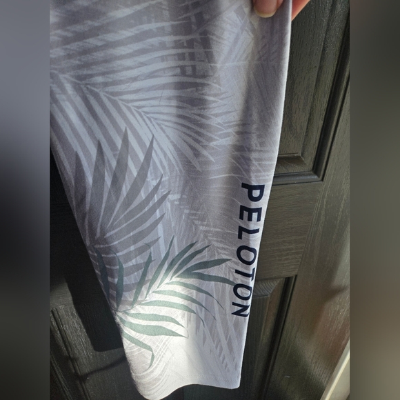 Peloton Leggings with with palm trees size xxl - Picture 3 of 5